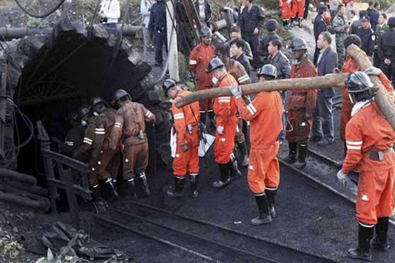 Çin'de kömür madeni çöktü: 10 ölü Çin'de kömür madeni çöktü: 10 ölü